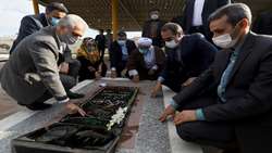 ادای احترام رئیس سازمان بازرسی کل کشور به مقام شامخ شهدای بندر ترکمن