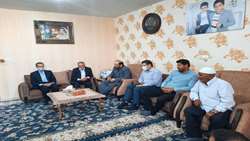 دیدار بازرس کل لرستان با خانواده‌ دو شهید در خرم آباد