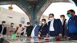 ادای احترام رئیس سازمان بازرسی کل کشور به مقام شامخ شهدای گمنام