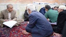 دیدار چهره به چهره بازرس‌کل استان کردستان با مردم سنندج در محل مسجد جامع