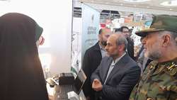 رئیس سازمان صدا و سیما از غرفه انتشارات سازمان بازرسی بازدید کرد