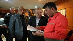 بازدید سرزده معاون اقتصادی سازمان بازرسی از منطقه برق شمیران/ ارزیابی نحوه خدمات رسانی/ نسبت به تسهیل فرآیندها برای مشترکین و پاسخ‌گویی اثربخش به مراجعین تذکرات لازم داده شد