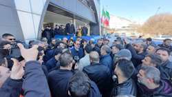 بازدید رئیس سازمان بازرسی از پایانه مسافربری و تجاری مرز بازرگان/ بررسی مشکلات تردد مرزی/ گفت‌وگوی چهره به چهره دکتر خدائیان با کارکنان، مسافران و تجار/ صدور دستورات لازم برای رفع مشکلات