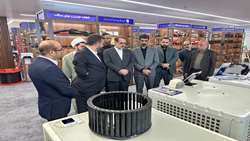 بازدید رئیس سازمان بازرسی از نمایشگاه دائمی دستاوردهای تولید و صنعت استان قم/ رئیس اتاق بازرگانی اقدامات قوه قضاییه و بازرسی کل استان قم در حمایت از تولید را تشریح کرد